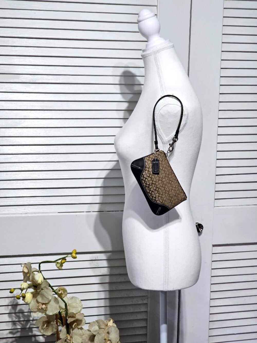 Coach Women's Brown Signature Jacquard Canvas Leather Trim  Wristlet 3308